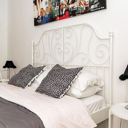 דירות אתונה Downtown Apt With Garden In Plaka מראה חיצוני תמונה