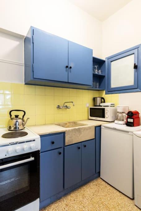 דירות אתונה Downtown Apt With Garden In Plaka מראה חיצוני תמונה