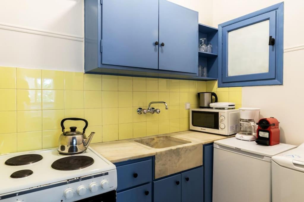 דירות אתונה Downtown Apt With Garden In Plaka מראה חיצוני תמונה
