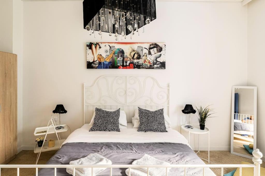 דירות אתונה Downtown Apt With Garden In Plaka מראה חיצוני תמונה
