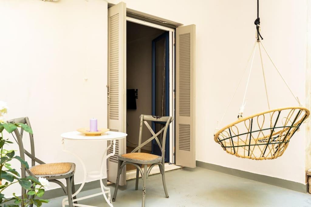 דירות אתונה Downtown Apt With Garden In Plaka מראה חיצוני תמונה